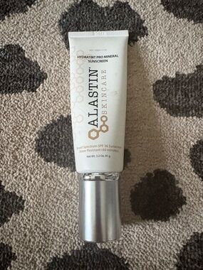 Alastin Hydratint Pro Mineral Sunscreen SPF 36 — White